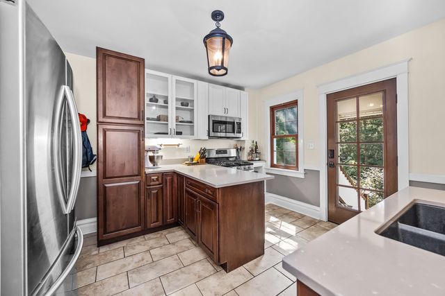718 North Street, Geneva, IL 60134