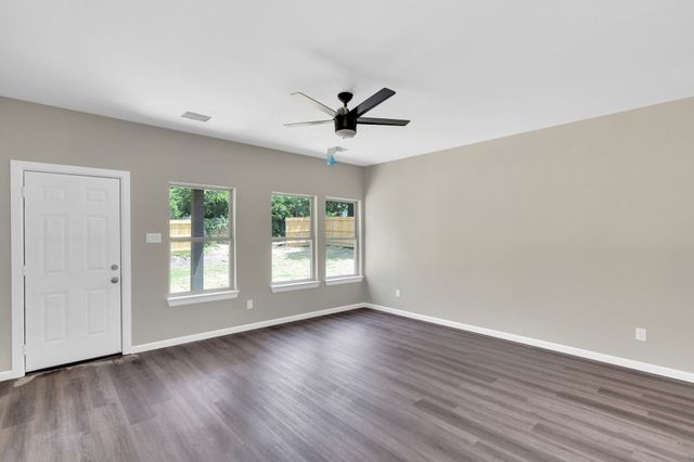 5136 Farnsworth Avenue, Fort Worth, TX 76107