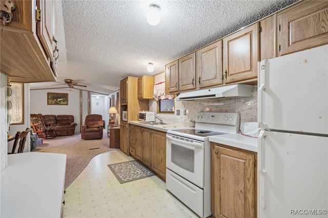 6395 W Flanders Lane, Crystal River, FL 34429