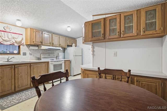 6395 W Flanders Lane, Crystal River, FL 34429