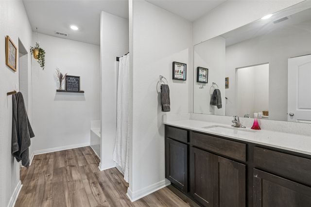 148 Bandana Circle, Newark, TX 76071