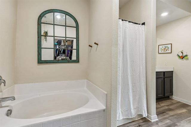 148 Bandana Circle, Newark, TX 76071