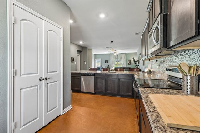 148 Bandana Circle, Newark, TX 76071