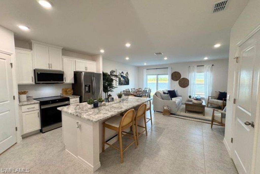 10721 Fountain Palm CIR, BOKEELIA, FL 33922 — photo 4