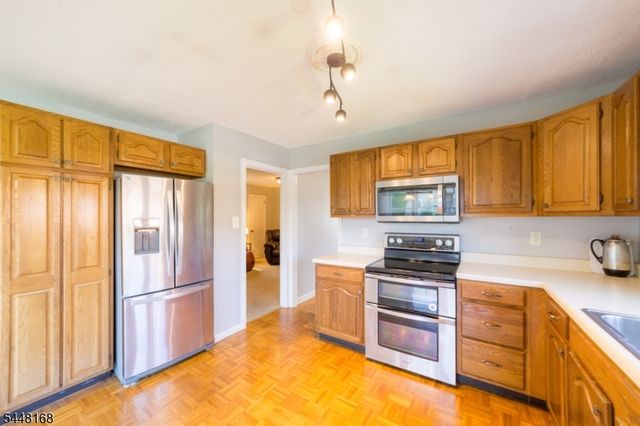 1 Tonneson Dr, Roxbury Twp., NJ 07876