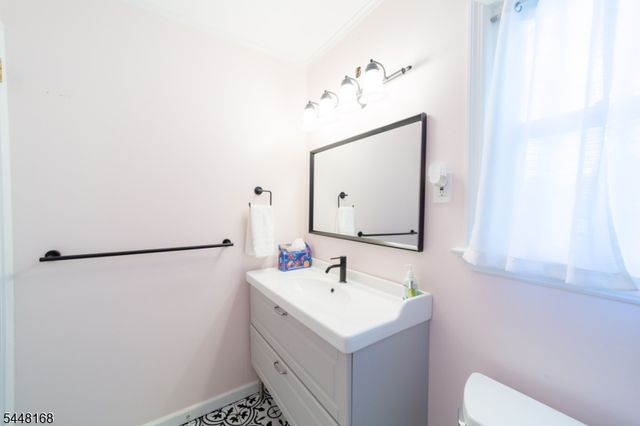 1 Tonneson Dr, Roxbury Twp., NJ 07876