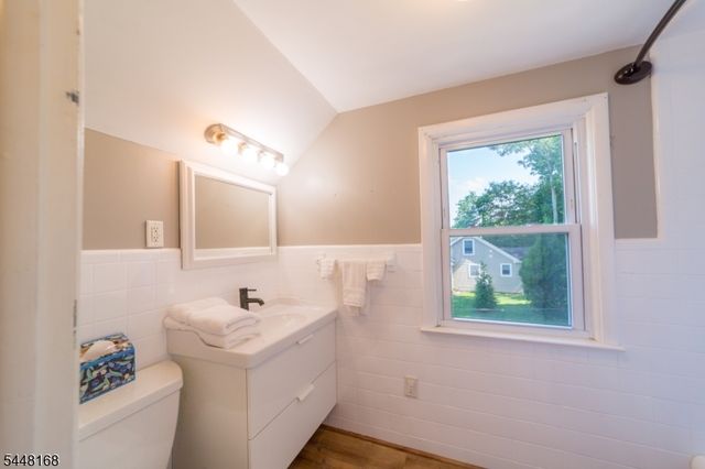 1 Tonneson Dr, Roxbury Twp., NJ 07876
