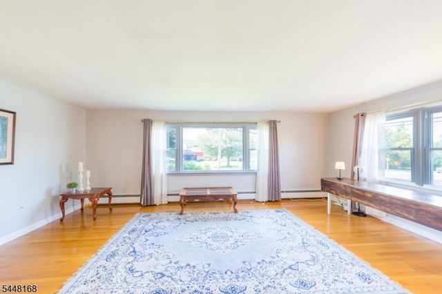 1 Tonneson Dr, Roxbury Twp., NJ 07876