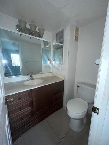 9157 NW 1st Ct 203, Pembroke Pines, FL 33024