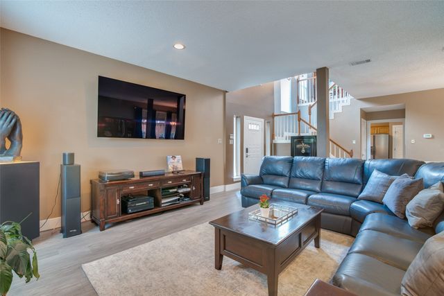 9428 Blue Jay Way, Irving, TX 75063