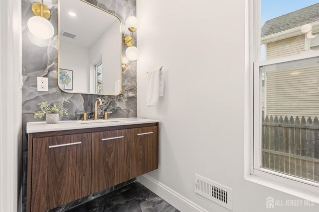 23 Morse Avenue, Edison, NJ 08817