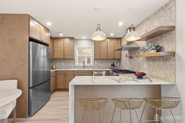 23 Morse Avenue, Edison, NJ 08817