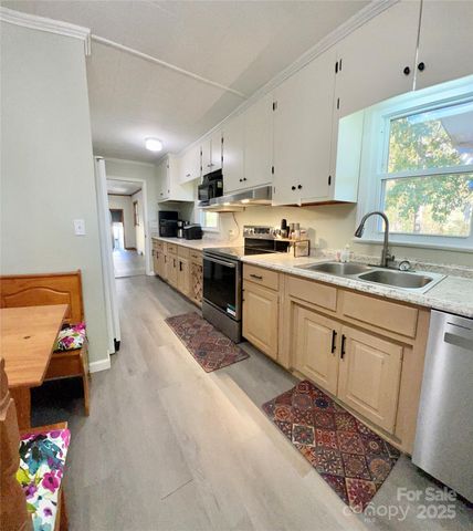 240 Hamrick Road, Mooresboro, NC 28114