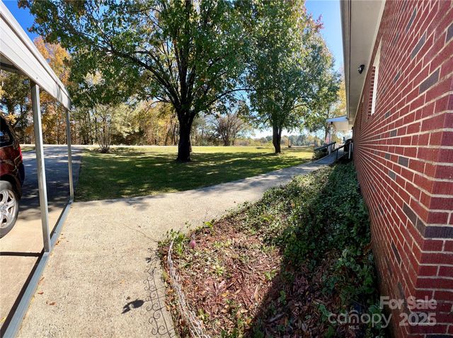 240 Hamrick Road, Mooresboro, NC 28114