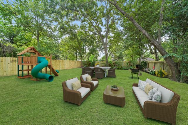 4338 Brinkley St B, Houston, TX 77051