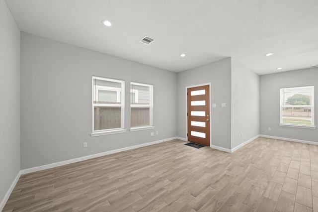 4338 Brinkley St B, Houston, TX 77051