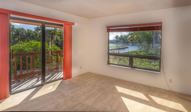 516 Bontona Avenue, Fort Lauderdale, FL 33301