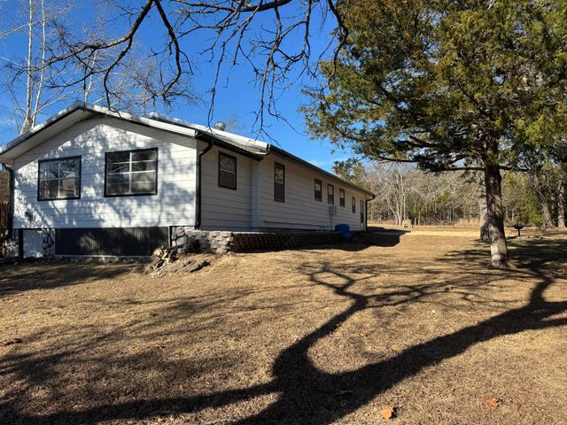 501 E Pine St, Diamond City, AR 72644