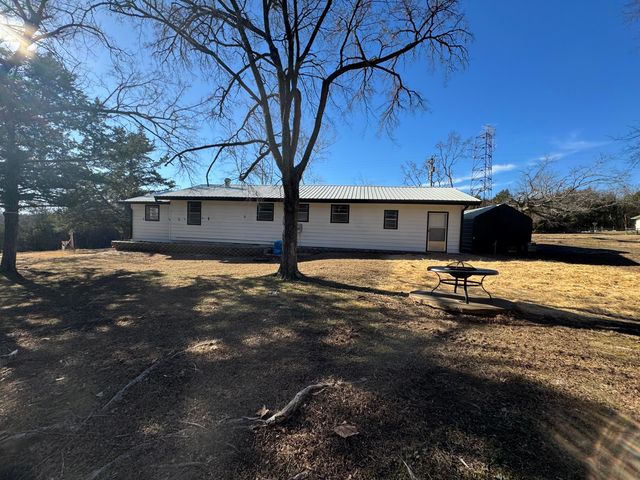 501 E Pine St, Diamond City, AR 72644