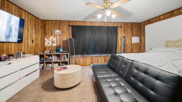 13606 River Forest Dr, Corpus Christi, TX 78410