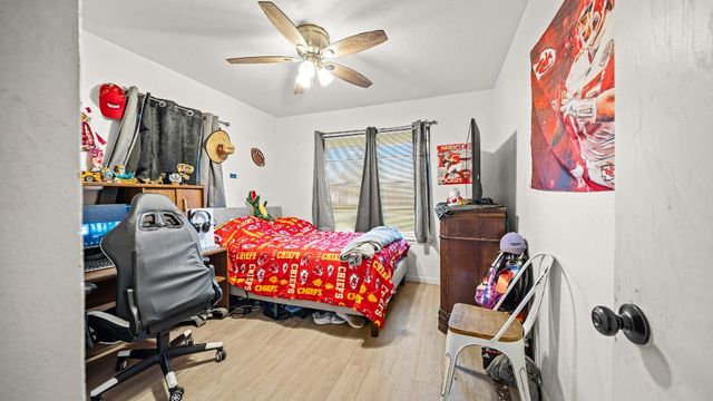 13606 River Forest Dr, Corpus Christi, TX 78410
