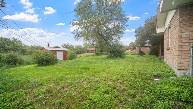 13606 River Forest Dr, Corpus Christi, TX 78410