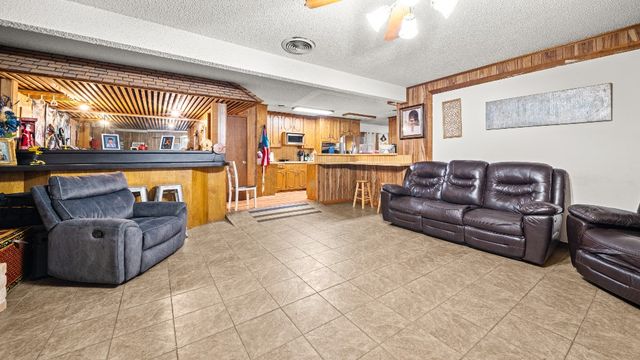 13606 River Forest Dr, Corpus Christi, TX 78410