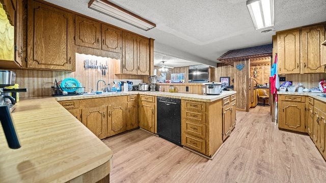 13606 River Forest Dr, Corpus Christi, TX 78410