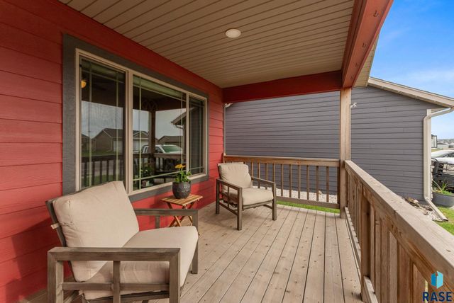 218 Creekside Ave Avenue, Harrisburg, SD 57032