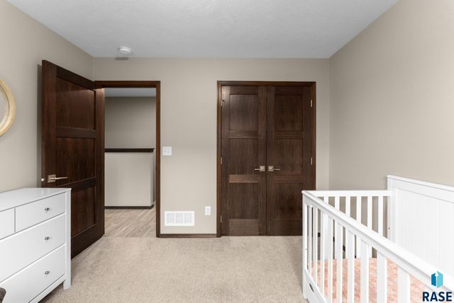 218 Creekside Ave Avenue, Harrisburg, SD 57032