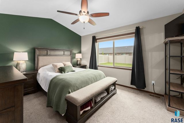 218 Creekside Ave Avenue, Harrisburg, SD 57032