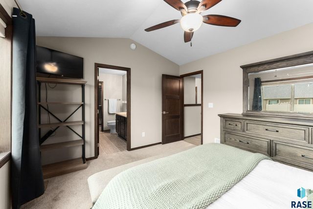 218 Creekside Ave Avenue, Harrisburg, SD 57032
