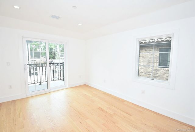 38-36 215st 2 Fl, Bayside, NY 11361