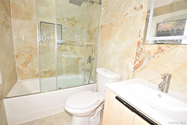 38-36 215st 2 Fl, Bayside, NY 11361