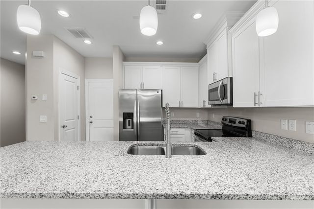 160 Lake Lily Drive, Richmond Hill, GA 31324