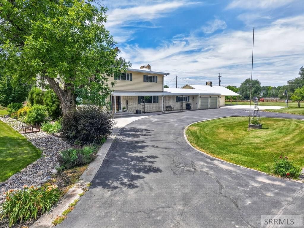 Image 1 of property listing at 1385 S Shilling Avenue, Blackfoot, ID 83221