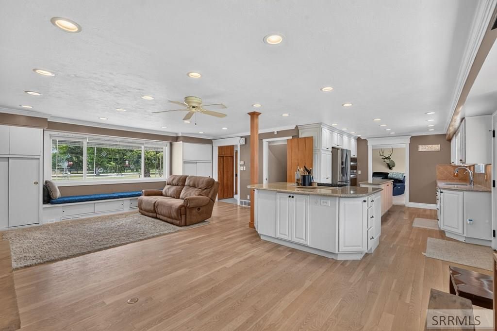 Image 15 of property listing at 1385 S Shilling Avenue, Blackfoot, ID 83221