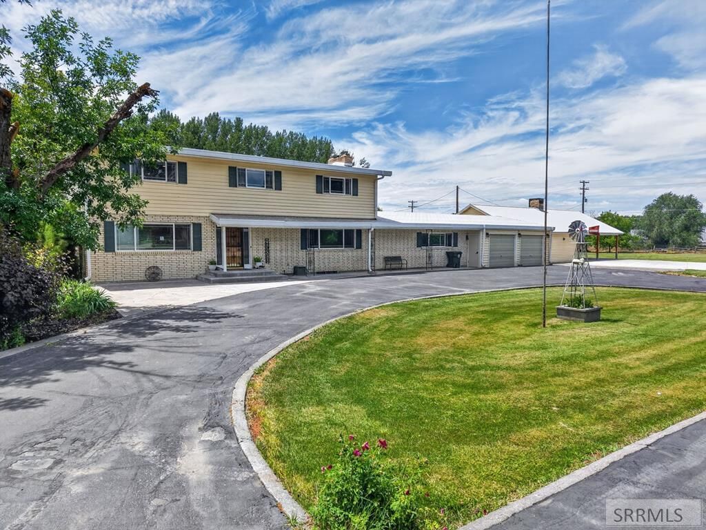 Image 2 of property listing at 1385 S Shilling Avenue, Blackfoot, ID 83221