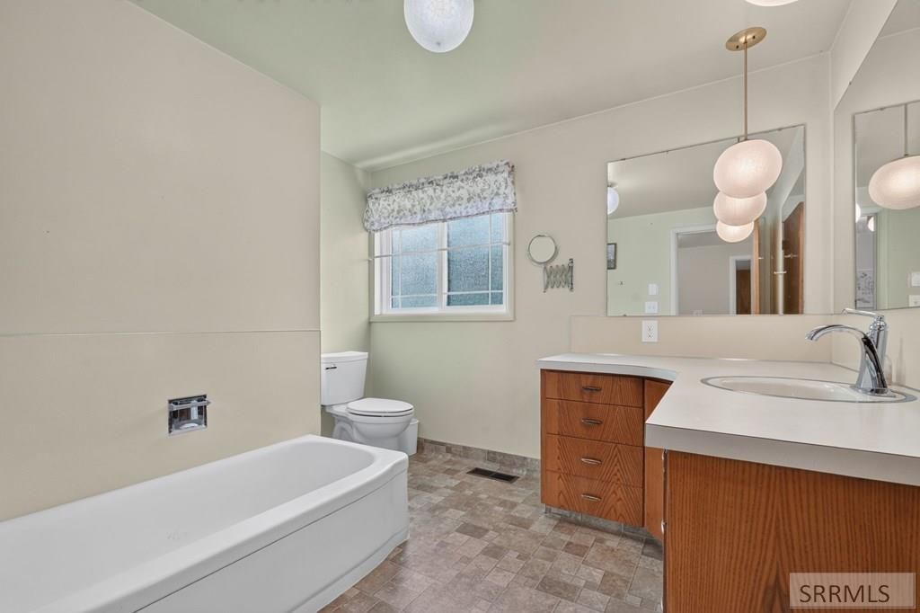 Image 34 of property listing at 1385 S Shilling Avenue, Blackfoot, ID 83221