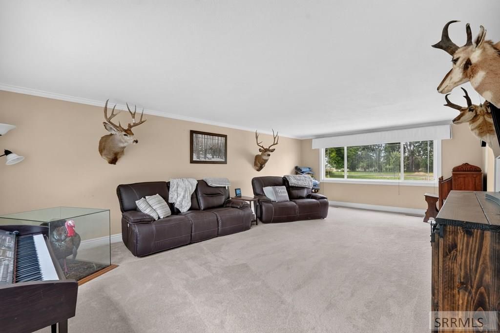Image 5 of property listing at 1385 S Shilling Avenue, Blackfoot, ID 83221