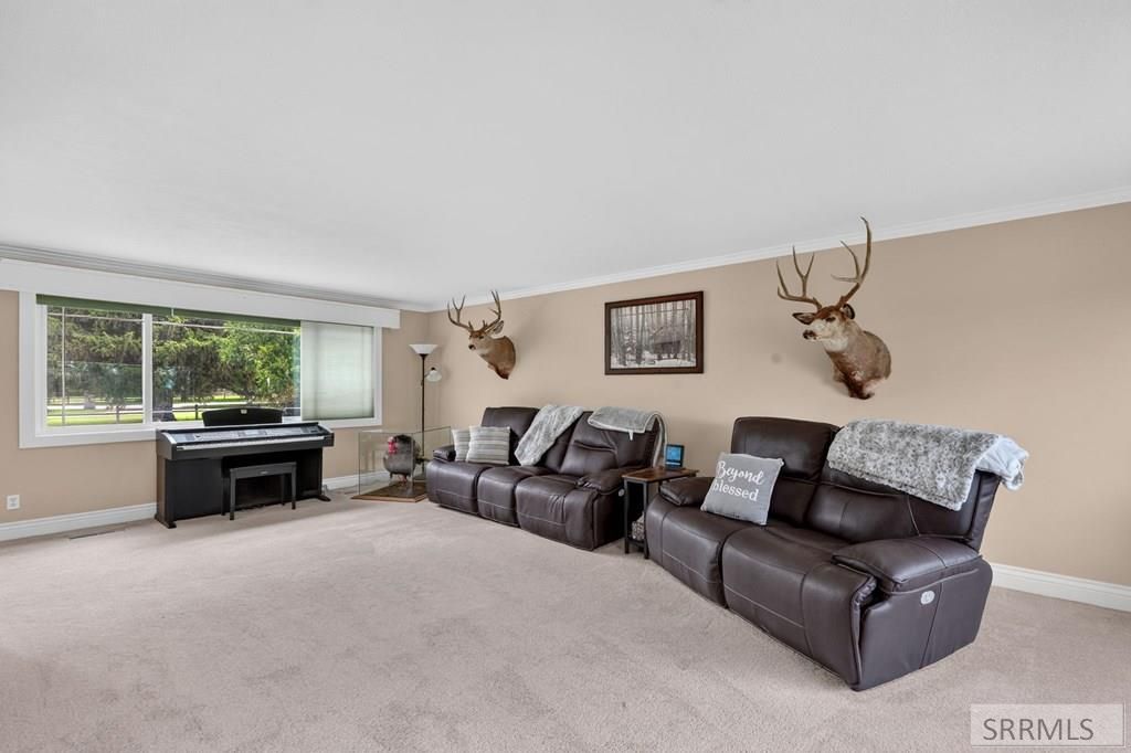 Image 6 of property listing at 1385 S Shilling Avenue, Blackfoot, ID 83221