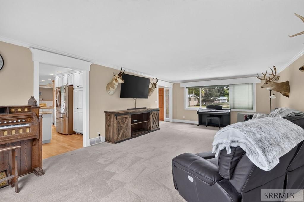Image 7 of property listing at 1385 S Shilling Avenue, Blackfoot, ID 83221