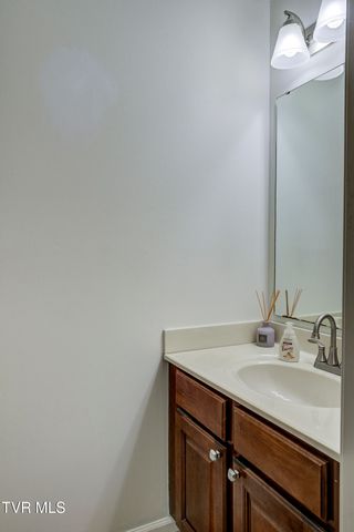 1203 East 8th Avenue 1, Johnson City, TN 37601