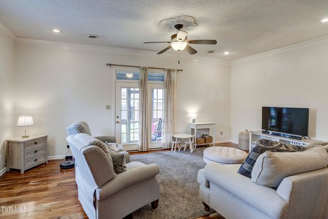 1203 East 8th Avenue 1, Johnson City, TN 37601
