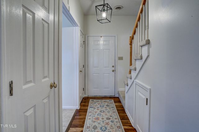 1203 East 8th Avenue 1, Johnson City, TN 37601