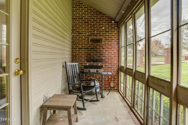 1203 East 8th Avenue 1, Johnson City, TN 37601