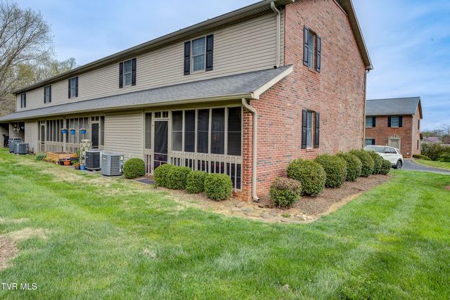 1203 East 8th Avenue 1, Johnson City, TN 37601