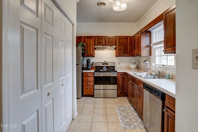 1203 East 8th Avenue 1, Johnson City, TN 37601