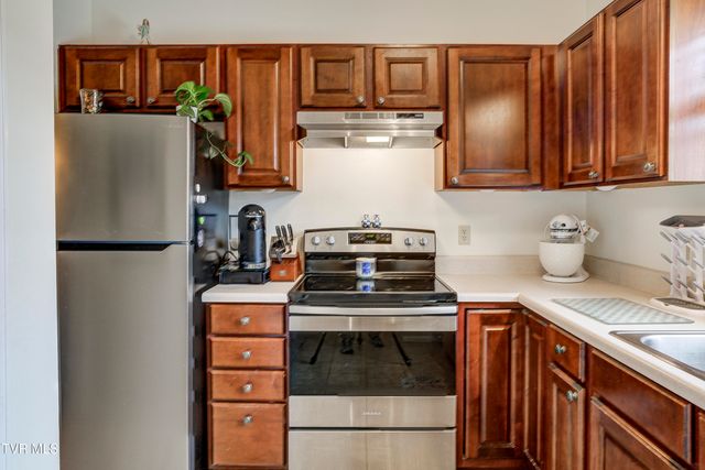 1203 East 8th Avenue 1, Johnson City, TN 37601