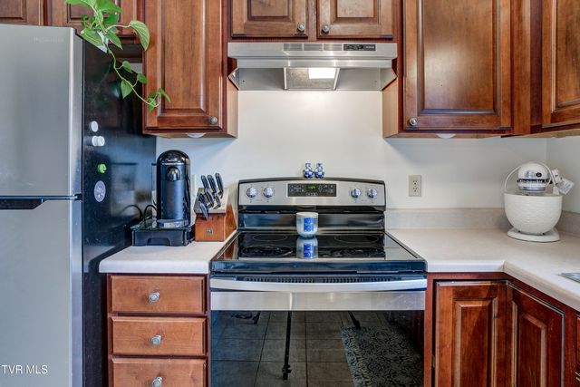 1203 East 8th Avenue 1, Johnson City, TN 37601
